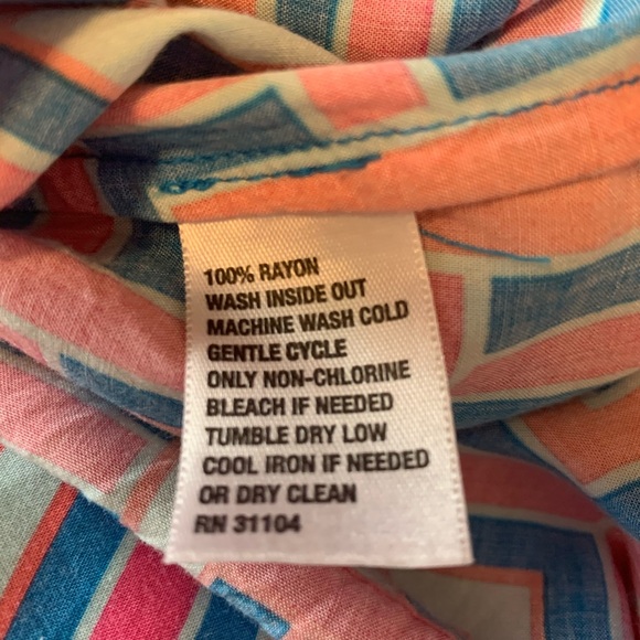 Top, 🚨 3/$15, Crown and Ivy Hi Low Sleeveless Blouse - Picture 3 of 4